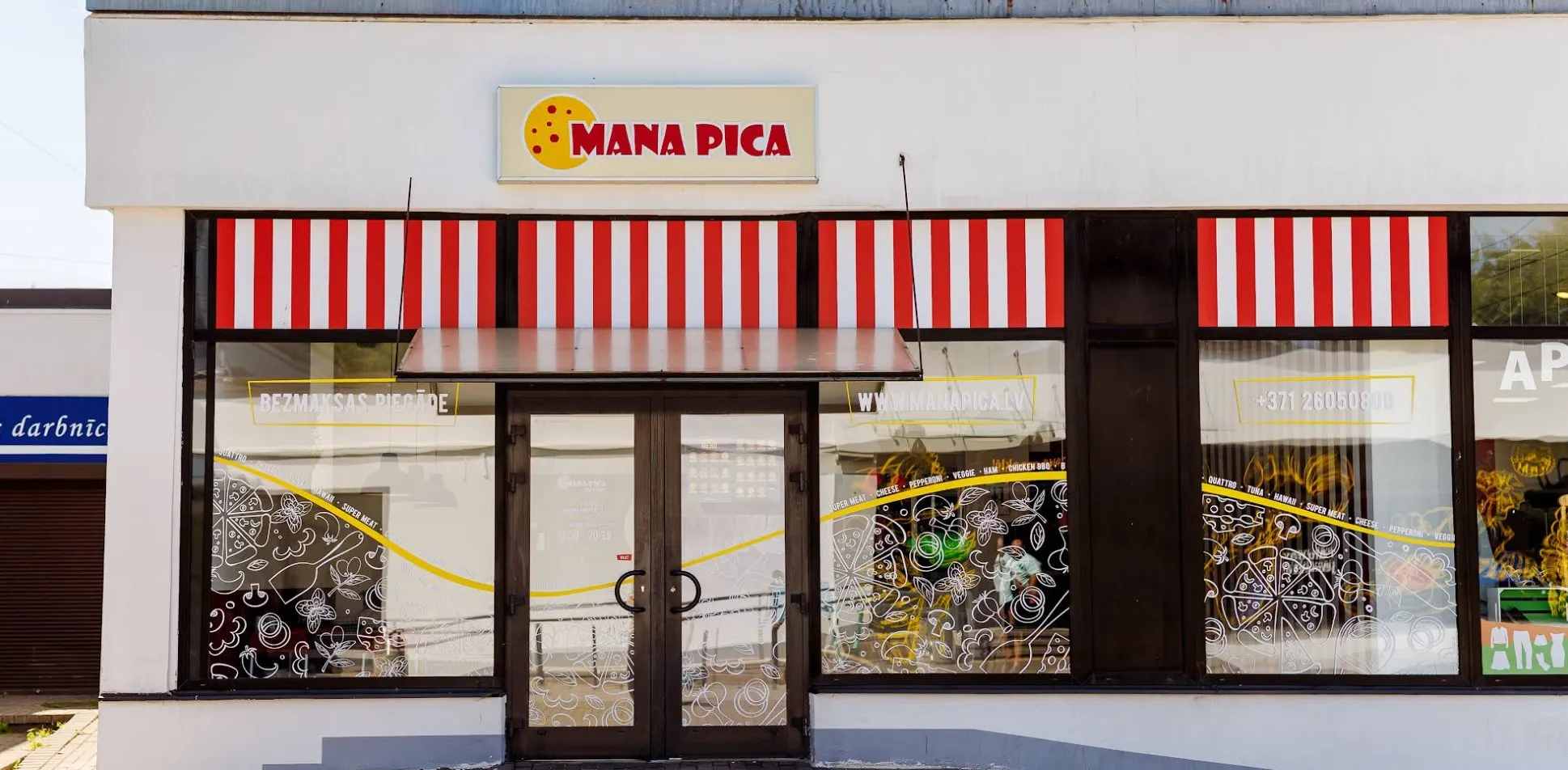 Picērijas „Mana Pica” fasāde Kurzemes prospektā 132A, Imantā